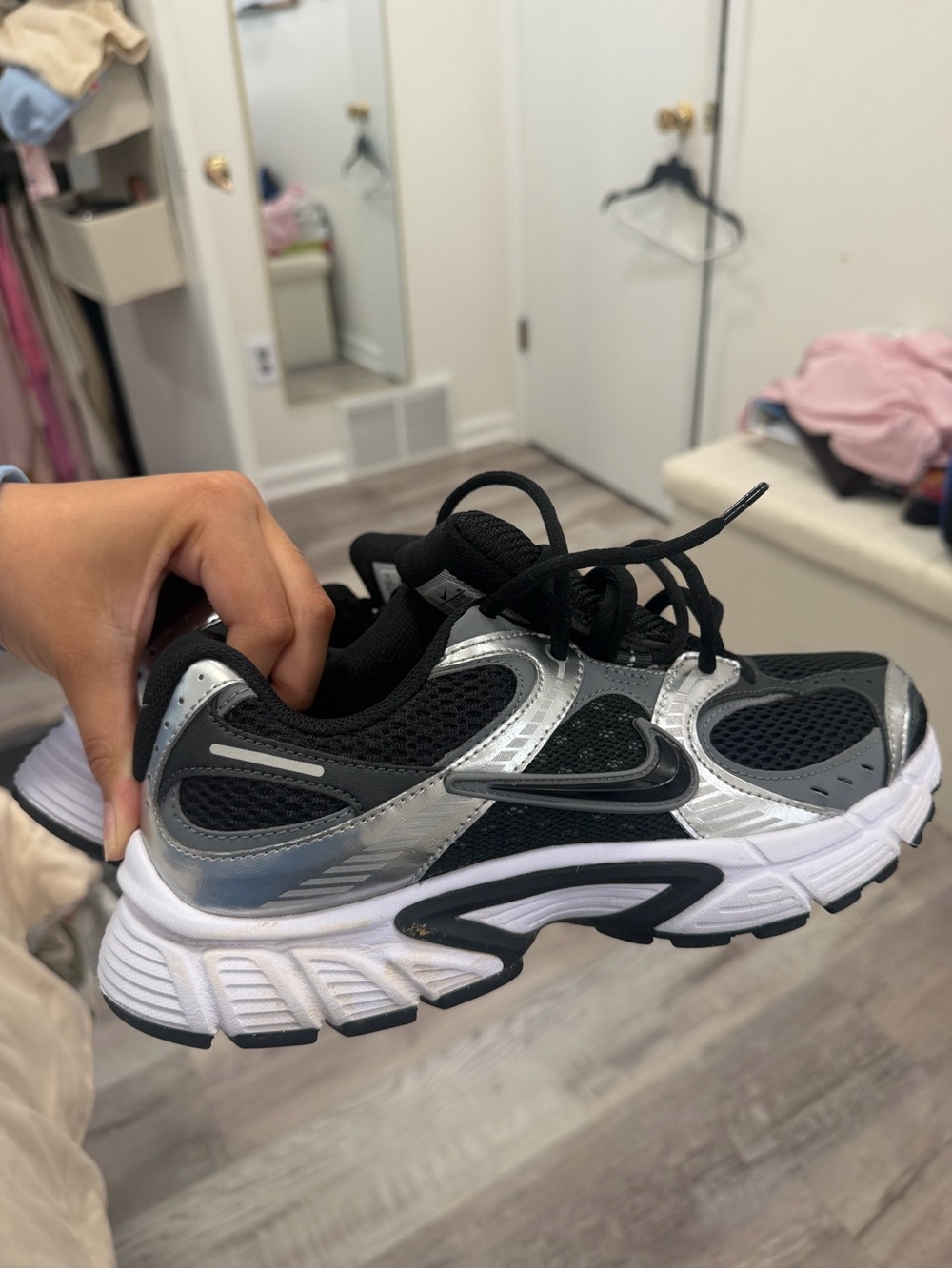Nike Men’s Black & Silver 5v RNR Sneakers